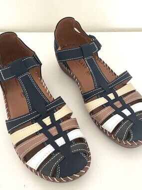 Cheerful Summer Sandals